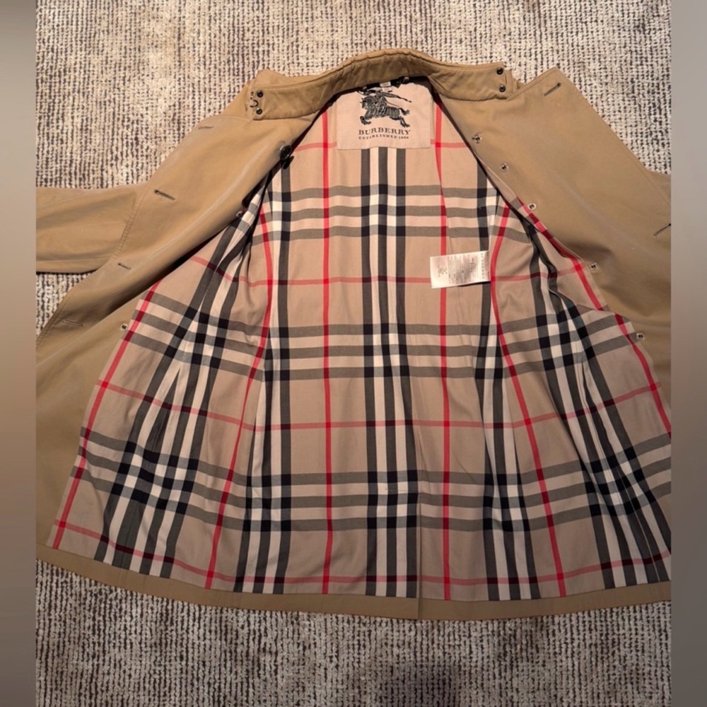 Burberry Beige Double-Breasted Trench Coat - Picture 5 of 10